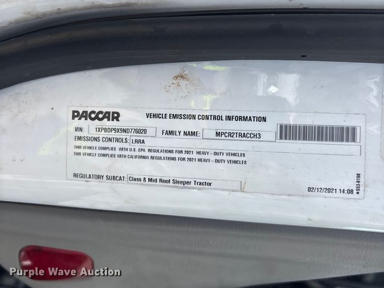 image for item YA1233 2022 Peterbilt 579 semi truck