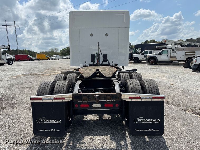 image for item YA1234 2022 Peterbilt 579 semi truck
