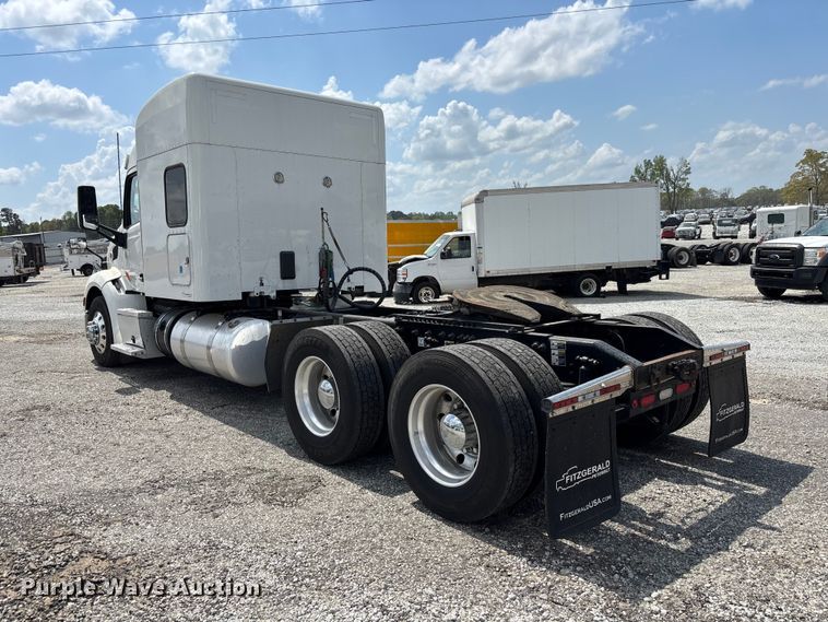 image for item YA1234 2022 Peterbilt 579 semi truck