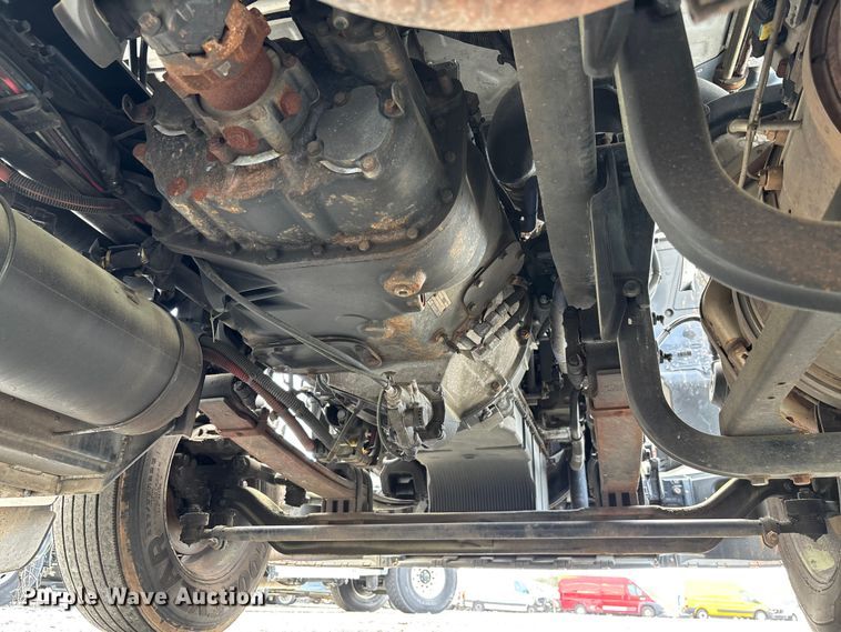 image for item YA1234 2022 Peterbilt 579 semi truck