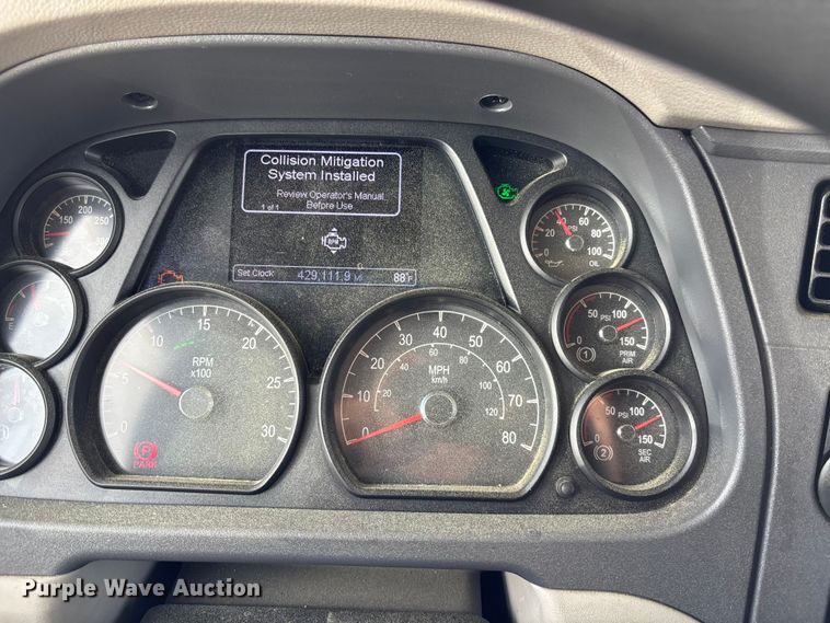 image for item YA1234 2022 Peterbilt 579 semi truck