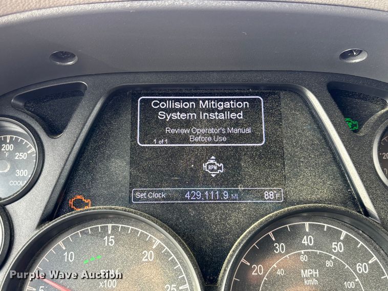 image for item YA1234 2022 Peterbilt 579 semi truck