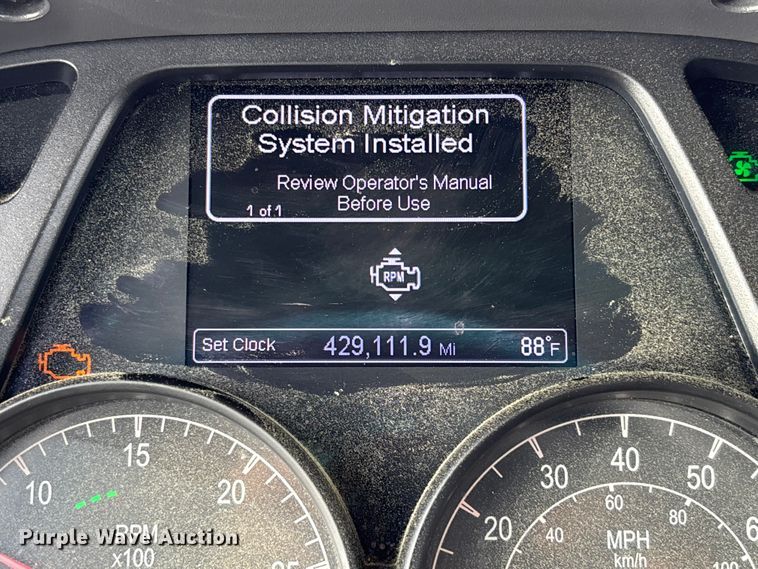 image for item YA1234 2022 Peterbilt 579 semi truck