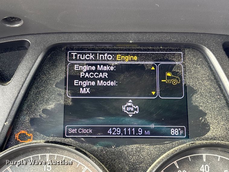 image for item YA1234 2022 Peterbilt 579 semi truck