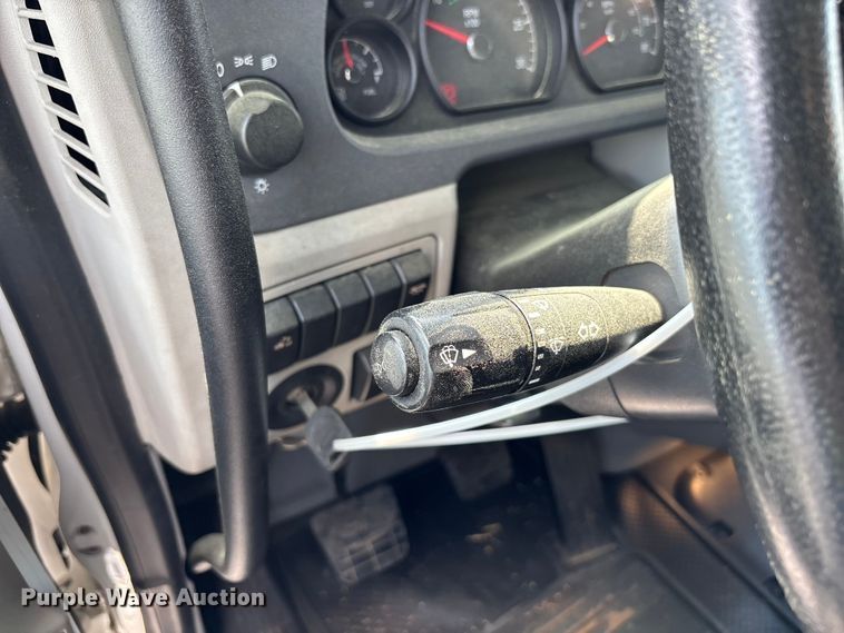 image for item YA1234 2022 Peterbilt 579 semi truck