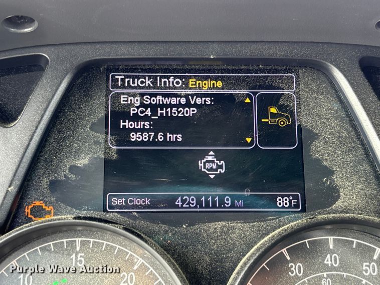 image for item YA1234 2022 Peterbilt 579 semi truck