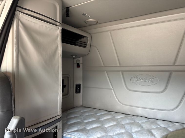 image for item YA1234 2022 Peterbilt 579 semi truck