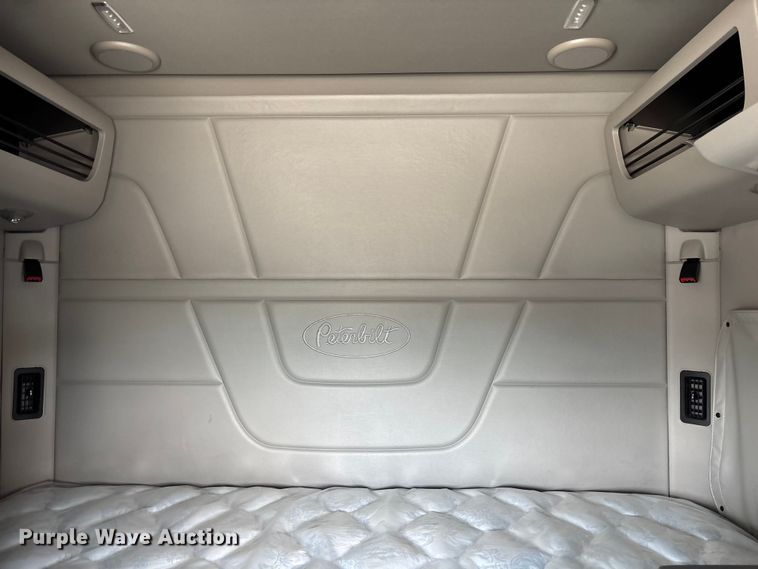 image for item YA1234 2022 Peterbilt 579 semi truck