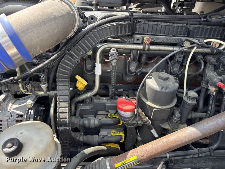 image for item YA1234 2022 Peterbilt 579 semi truck