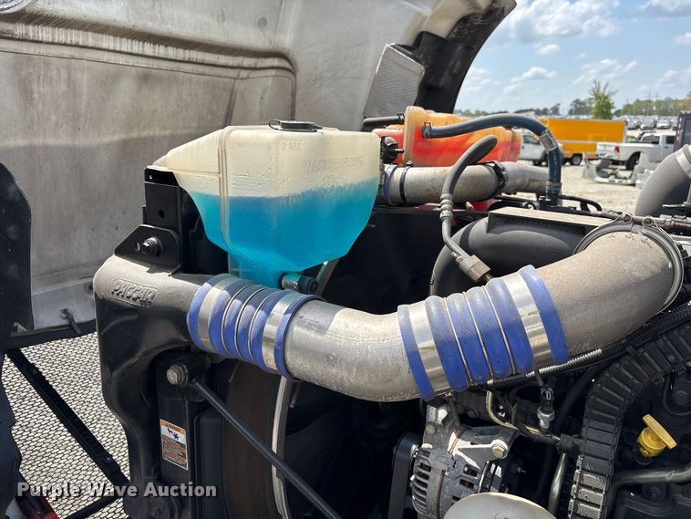 image for item YA1234 2022 Peterbilt 579 semi truck