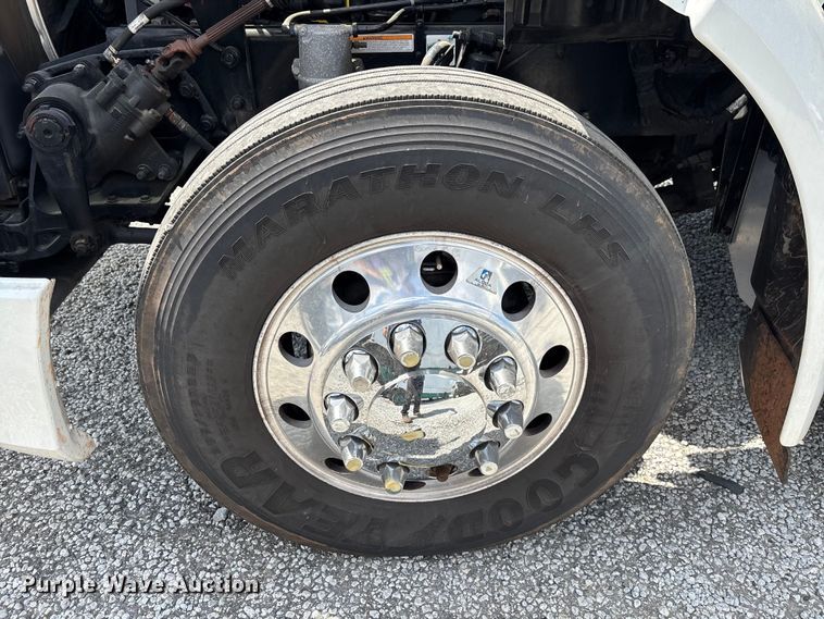 image for item YA1234 2022 Peterbilt 579 semi truck