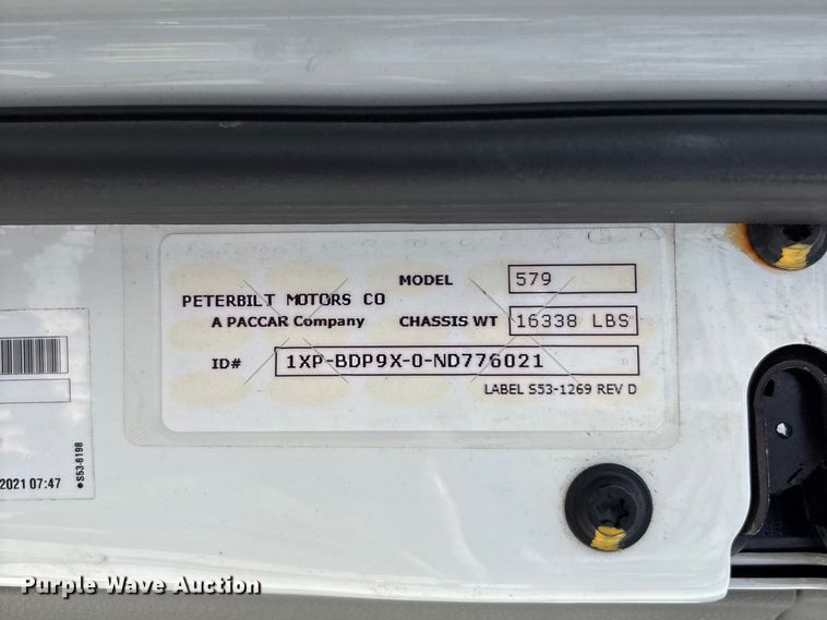 image for item YA1234 2022 Peterbilt 579 semi truck