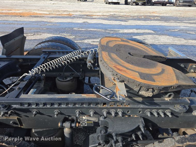 image for item YA1235 2022 Peterbilt 579 semi truck