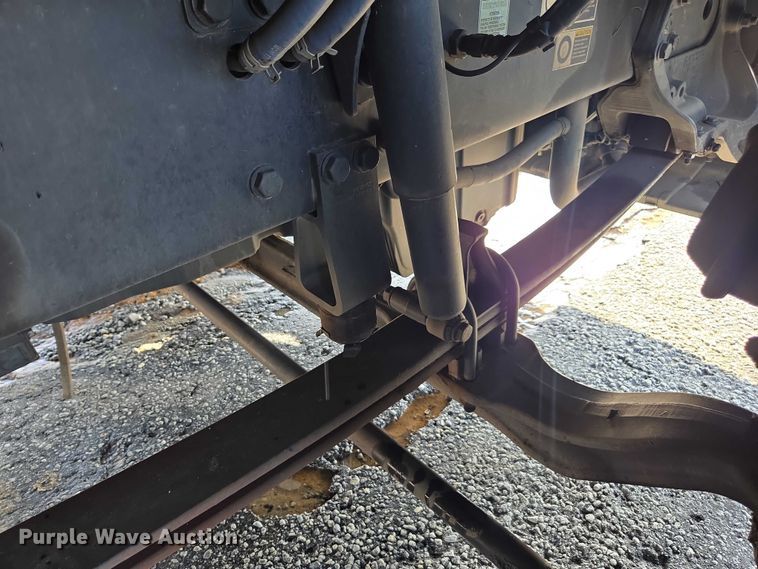 image for item YA1235 2022 Peterbilt 579 semi truck