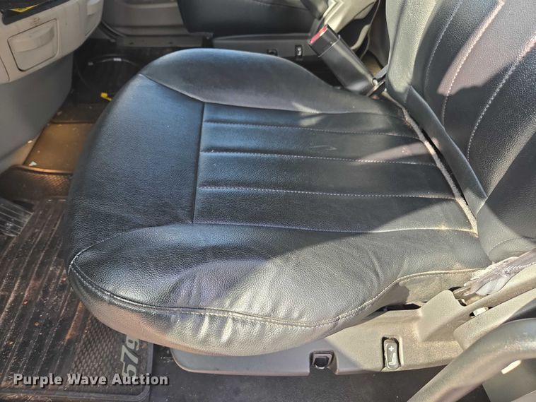 image for item YA1235 2022 Peterbilt 579 semi truck