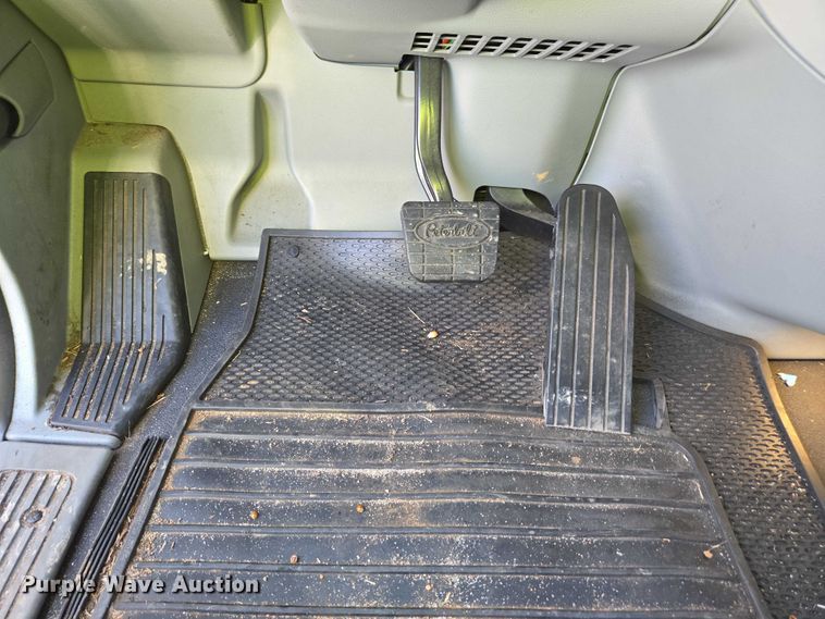 image for item YA1235 2022 Peterbilt 579 semi truck