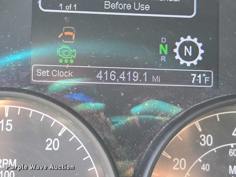 image for item YA1235 2022 Peterbilt 579 semi truck