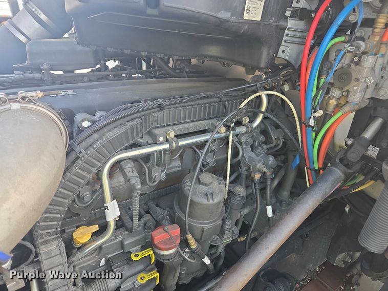 image for item YA1235 2022 Peterbilt 579 semi truck