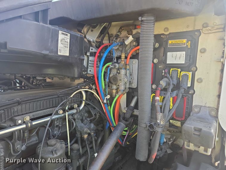 image for item YA1235 2022 Peterbilt 579 semi truck