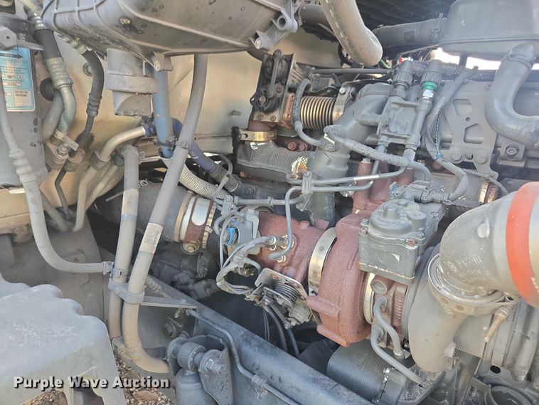 image for item YA1235 2022 Peterbilt 579 semi truck