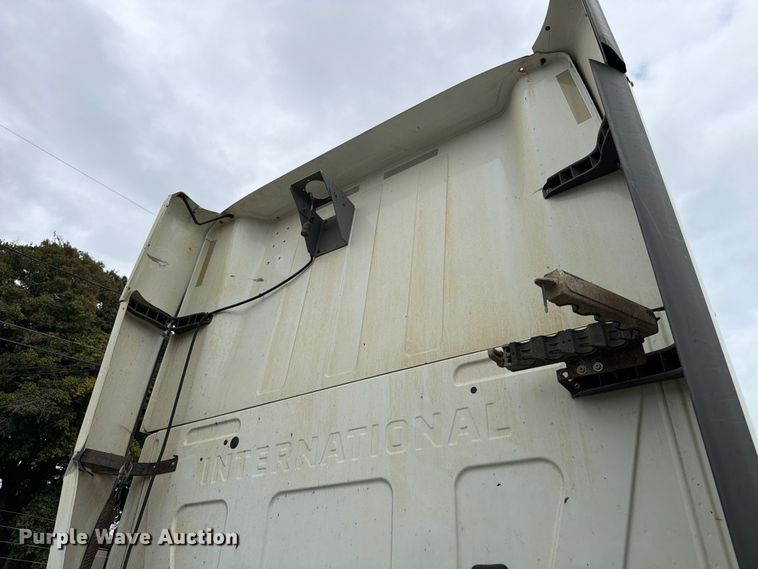 image for item YA1396 2016 International Prostar semi truck