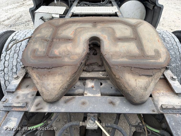 image for item YA1396 2016 International Prostar semi truck