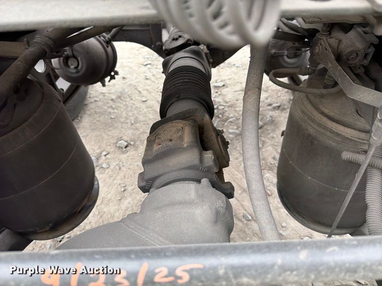 image for item YA1396 2016 International Prostar semi truck