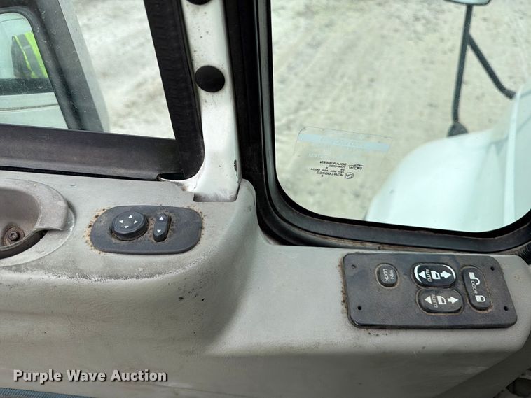 image for item YA1396 2016 International Prostar semi truck