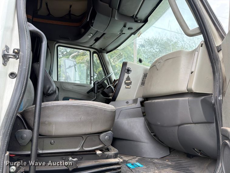 image for item YA1396 2016 International Prostar semi truck