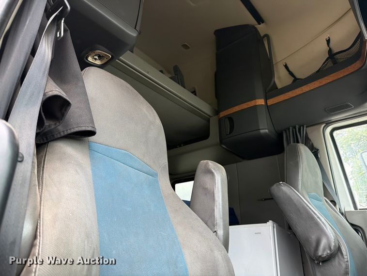 image for item YA1396 2016 International Prostar semi truck