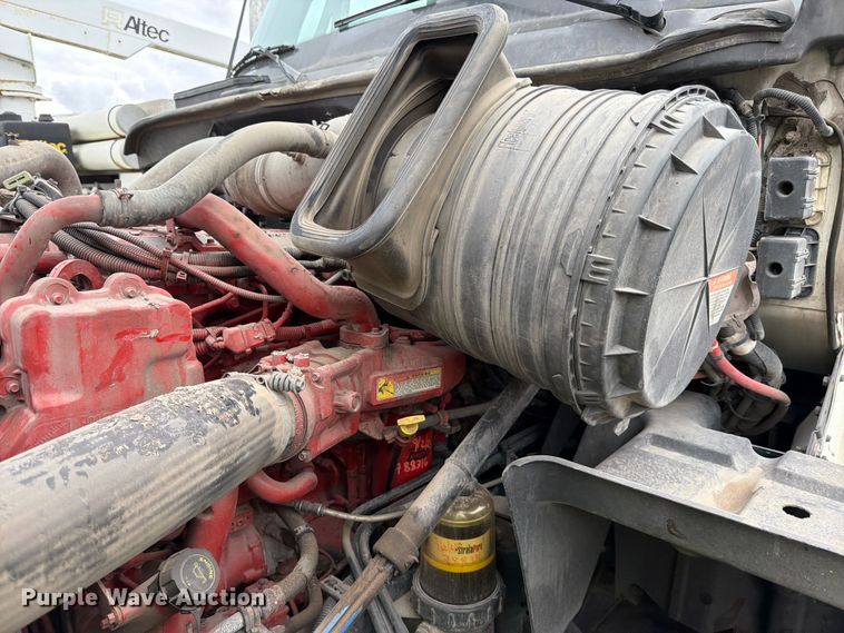 image for item YA1396 2016 International Prostar semi truck