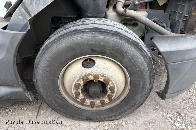 image for item YA1396 2016 International Prostar semi truck