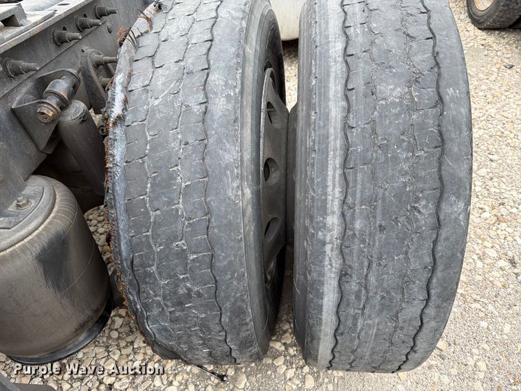 image for item YA1396 2016 International Prostar semi truck