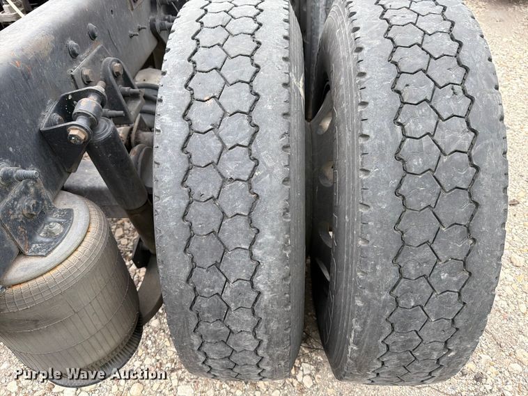 image for item YA1396 2016 International Prostar semi truck