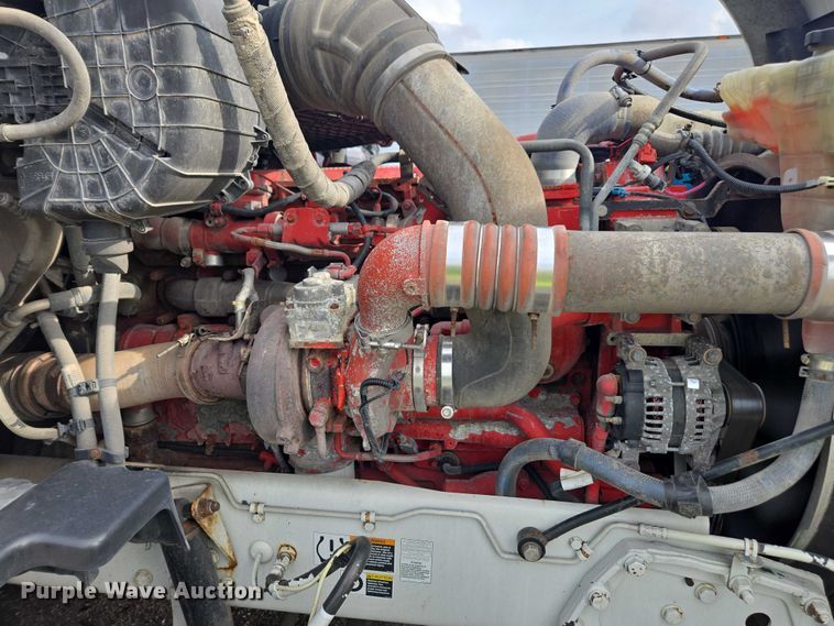 image for item YA1456 2018 Kenworth T680 semi truck