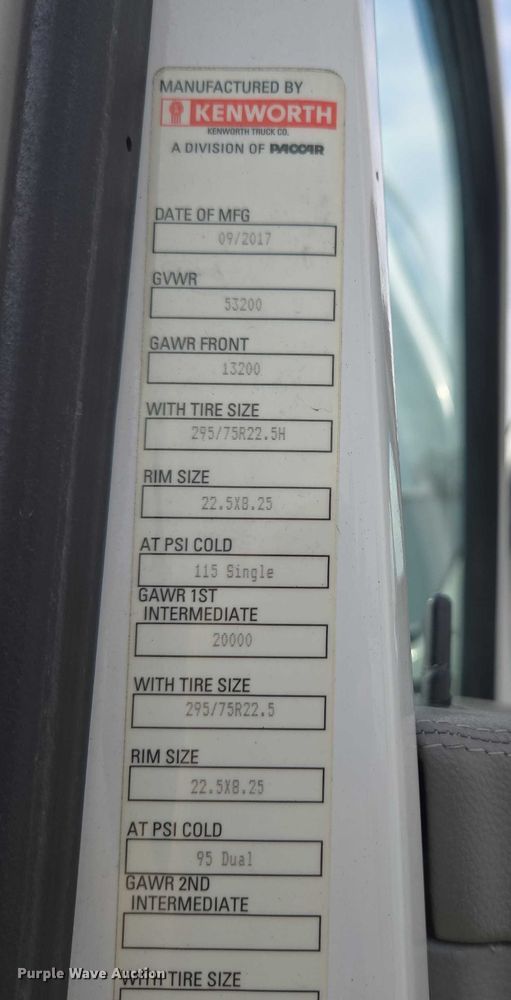 image for item YA1456 2018 Kenworth T680 semi truck