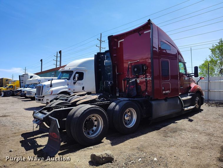 image for item YA1457 2020 Kenworth T680 semi truck