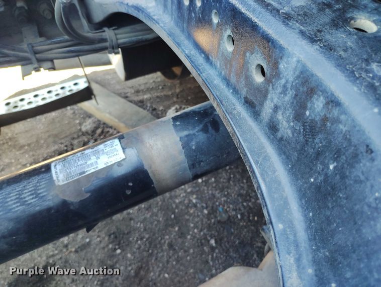 image for item YA1457 2020 Kenworth T680 semi truck
