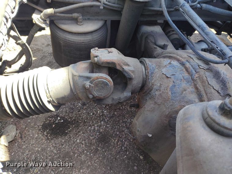 image for item YA1457 2020 Kenworth T680 semi truck