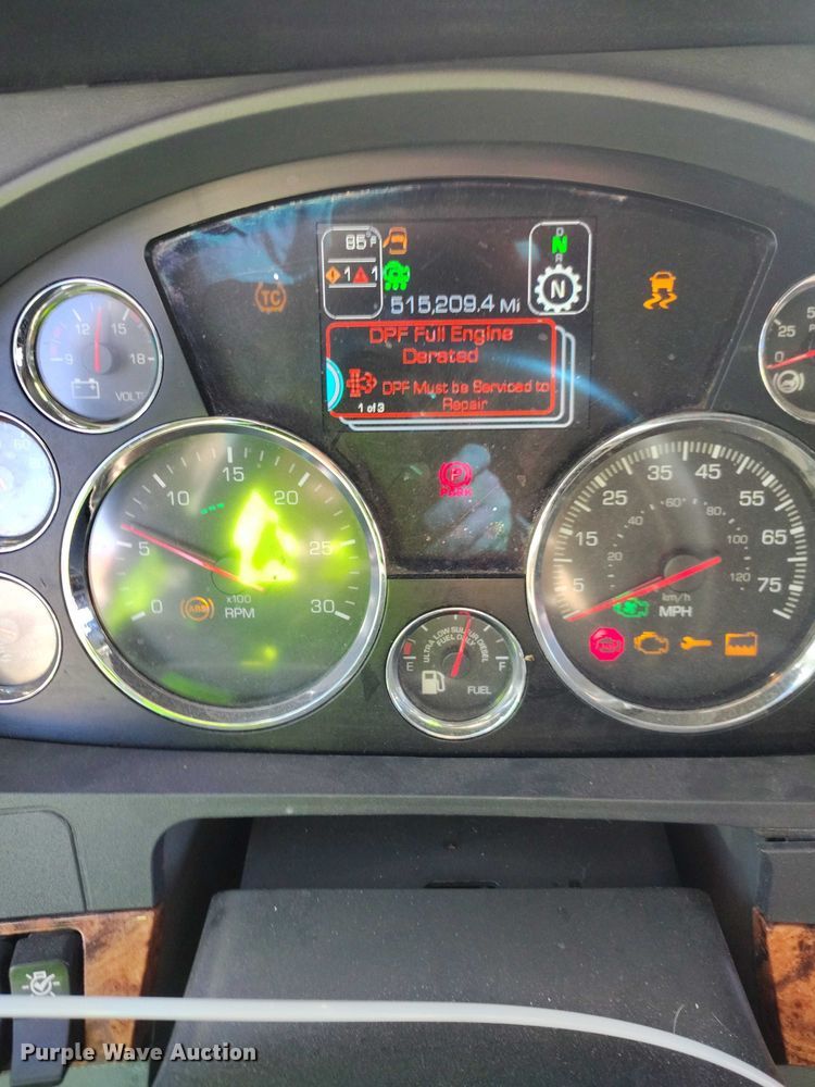image for item YA1457 2020 Kenworth T680 semi truck