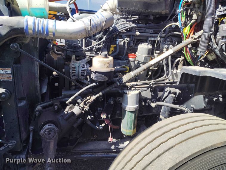 image for item YA1457 2020 Kenworth T680 semi truck
