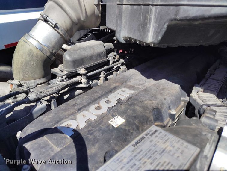 image for item YA1457 2020 Kenworth T680 semi truck