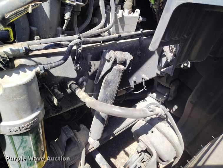 image for item YA1457 2020 Kenworth T680 semi truck