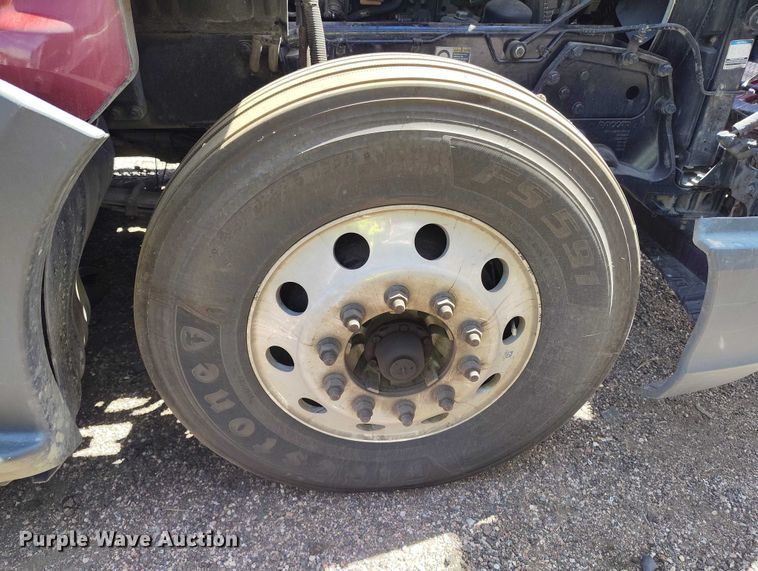 image for item YA1457 2020 Kenworth T680 semi truck
