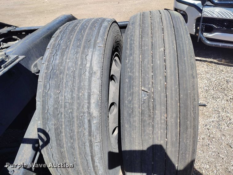 image for item YA1457 2020 Kenworth T680 semi truck