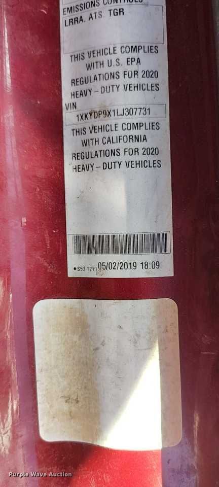 image for item YA1457 2020 Kenworth T680 semi truck