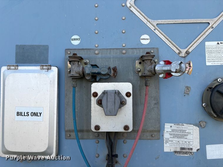 image for item YA1495 2015 Wabash DVCVHPC dry van trailer