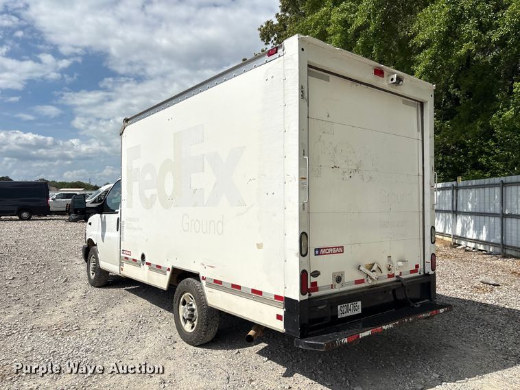 image for item YA1528 2020 Chevrolet Express 3500 delivery van