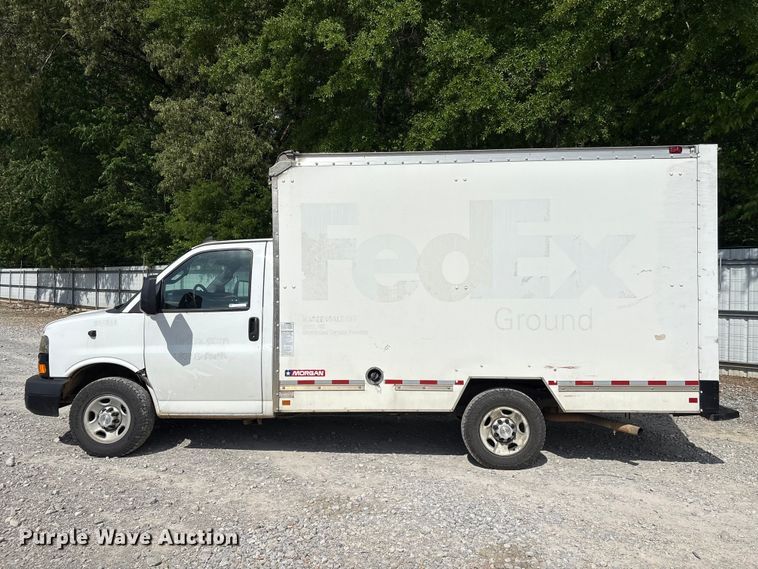 image for item YA1528 2020 Chevrolet Express 3500 delivery van