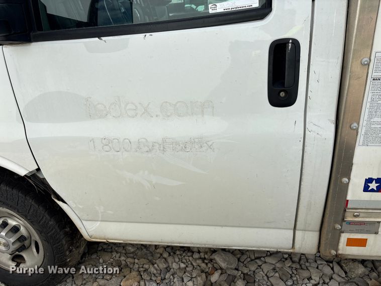 image for item YA1528 2020 Chevrolet Express 3500 delivery van